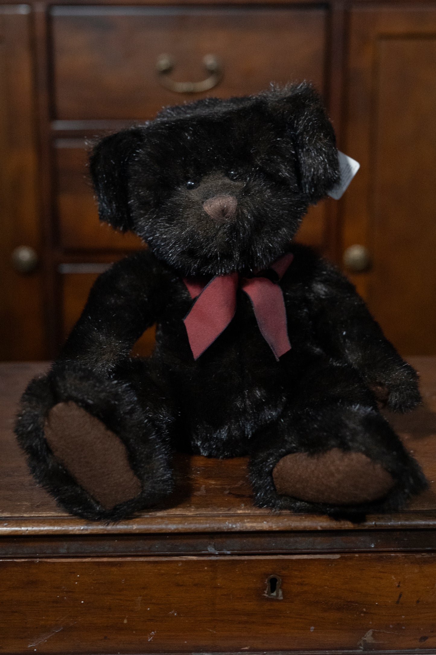 Bears from the past 'Mackenzie' Teddy Bear by Russ, Aprox 10" Sitting, Complete with Tags, Excellent condition