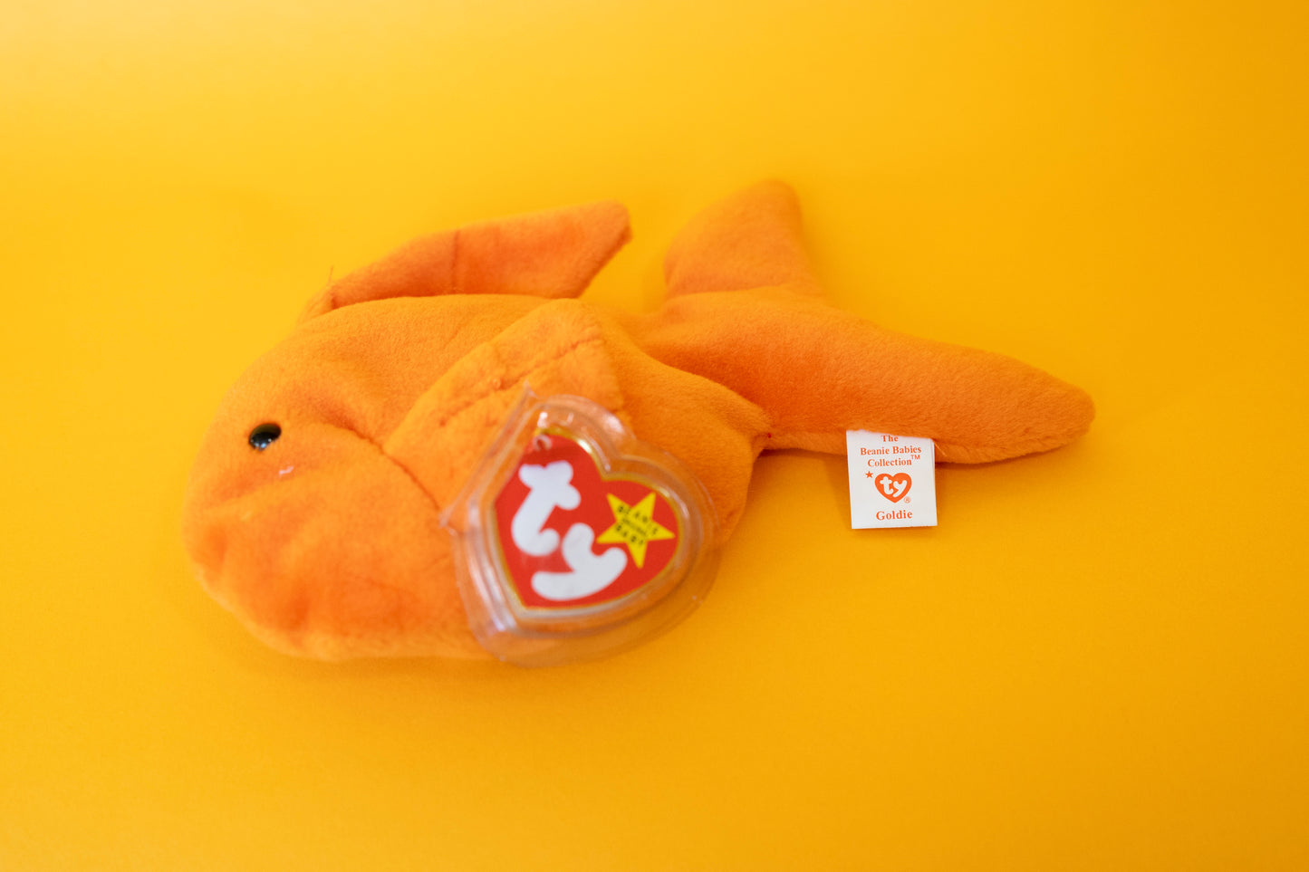 Goldie (Goldfish, Fish) - TY Beanie Babies - PVC Pellets - Tag in Protector - Excellent Condition