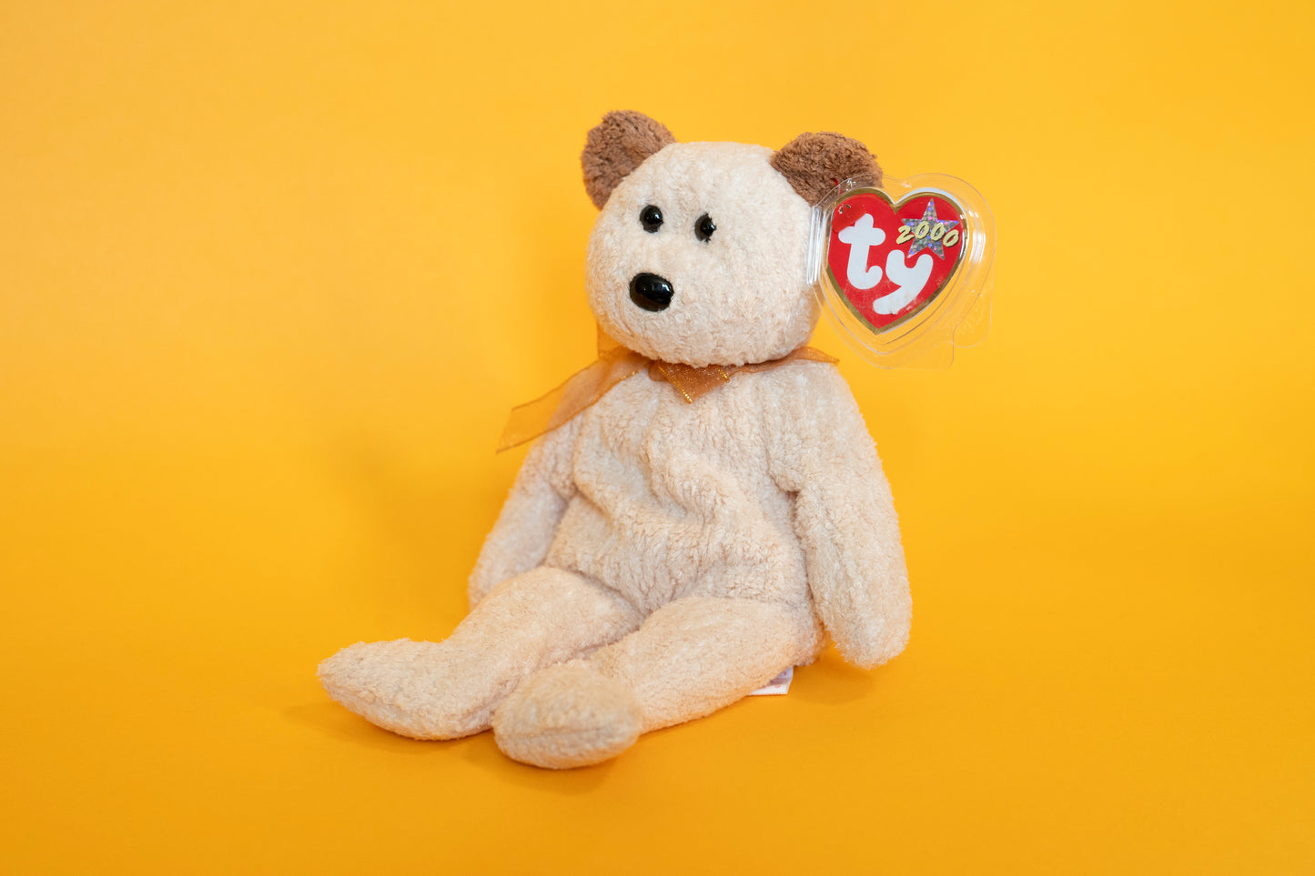 Huggy (Bear) - TY Beanie Babies - Tag in Protector - Excellent Condition