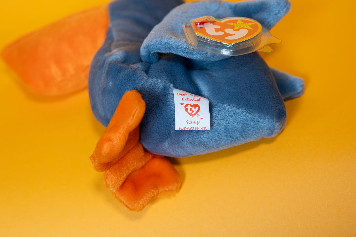 Scoop (Pelican, Bird) - TY Beanie Babies - Tag in Protector - Excellent Condition