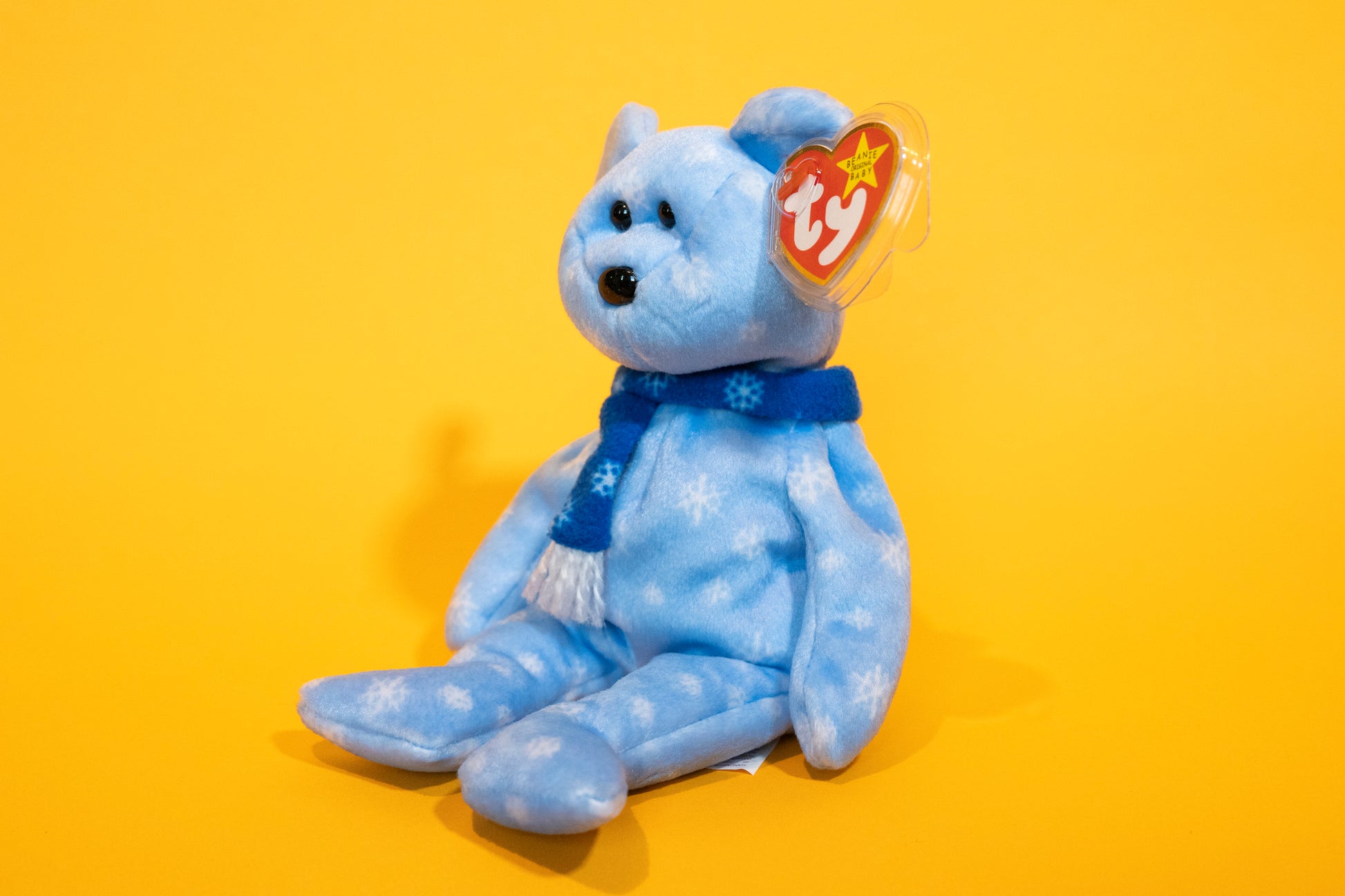 1999 Holiday Teddy (Bear) TY Beanie Babies Tag in Protector